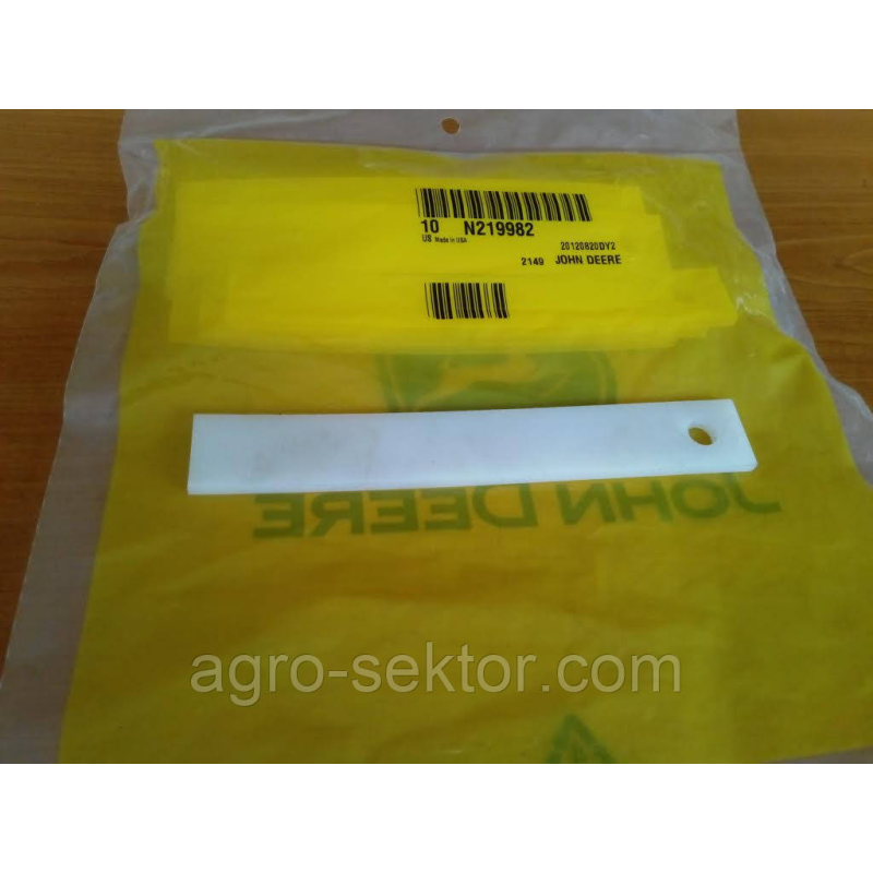 Пластина пластмасова N219982 John Deere
