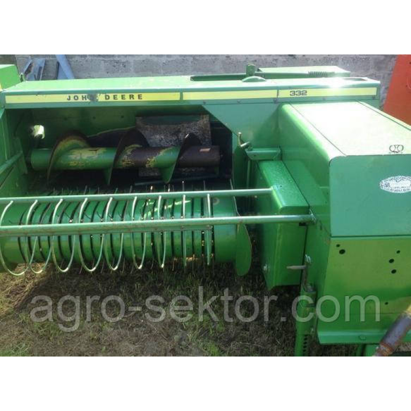 Ремонт і настроювання прес підбірників John Deere