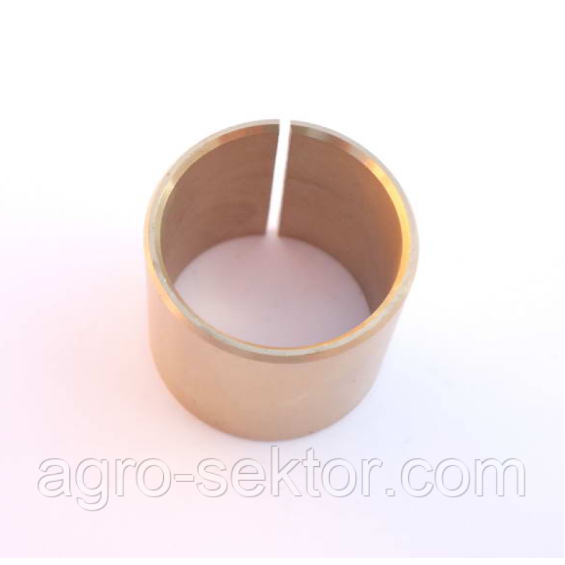 Втулка штовхача поршня 41,5x45,5x32 мм на прес-підбирач John Deere E15566 Втулка штовхача поршня 41,5x45,5x32 мм на прес-підбирач John Deere E15566