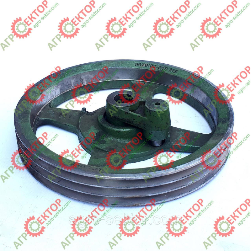 Шків великий в зборі на 3 паси роторної косарки 1,35м (в-во Польща) 507002018 5070/02-018/0 8245-070-020-189 5070020180