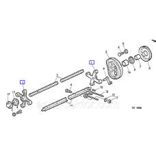 Хрестовина підбирача John Deere 332 336
